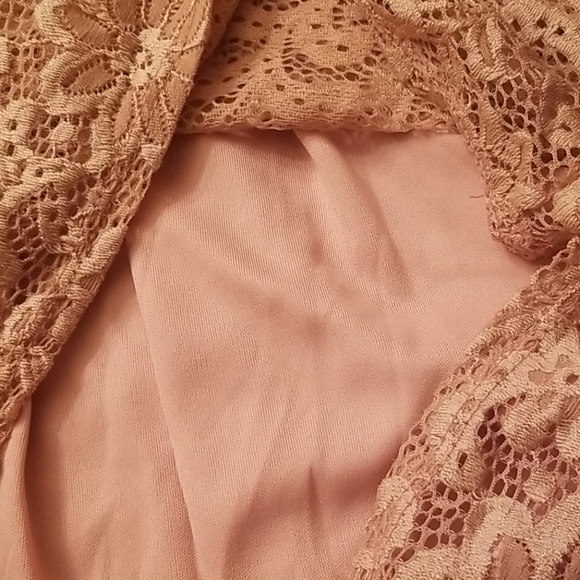 Plus Pink Lace Dress - Picture 4 of 5